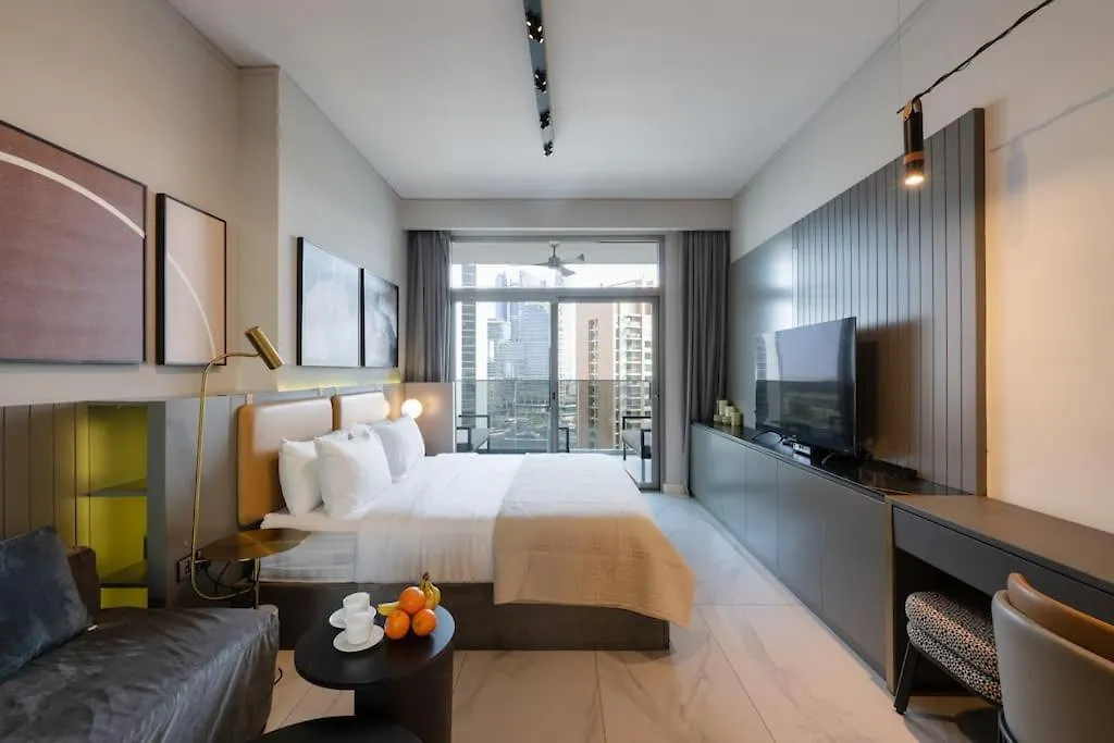 Ultimate Stay, Cozy Studio Apt, 5Min To Dubai Mall - 811 contacts
